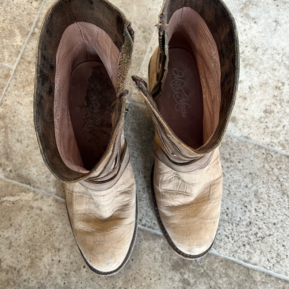 Miss Macie Sedona Round Bone - Picture 3 of 4